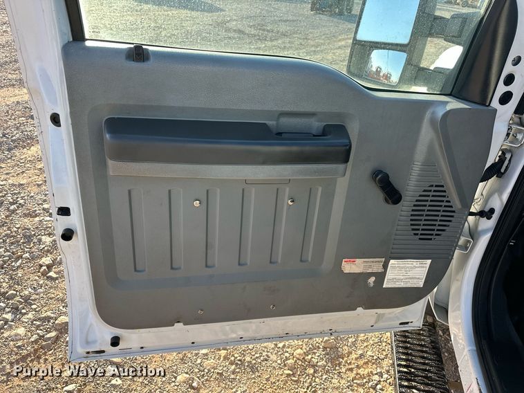 image for item EJ5324 2013 Ford F550 utility / service truck