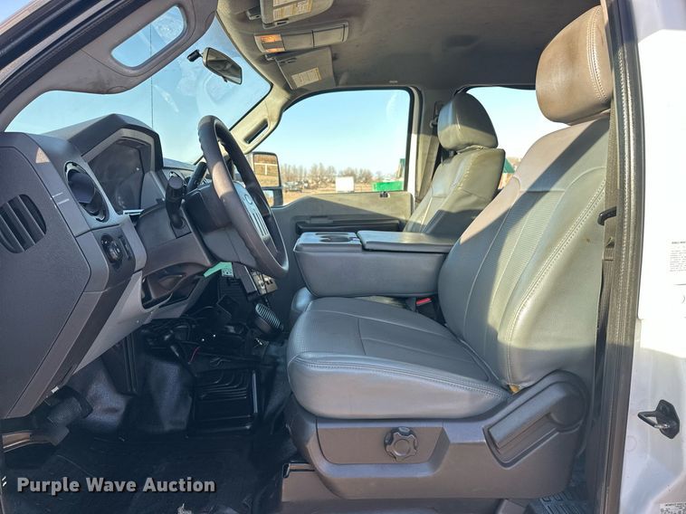 image for item EJ5324 2013 Ford F550 utility / service truck