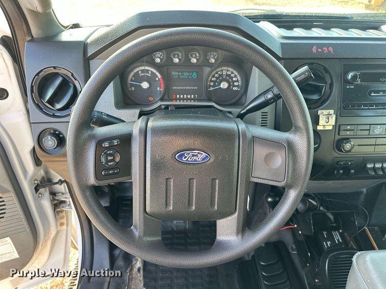image for item EJ5324 2013 Ford F550 utility / service truck