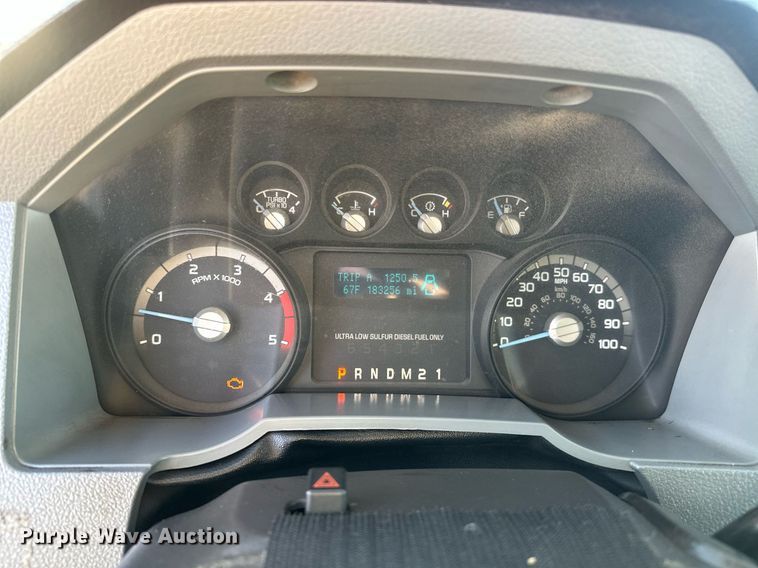 image for item EJ5324 2013 Ford F550 utility / service truck