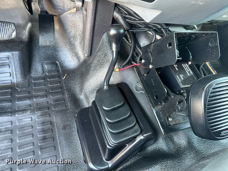 image for item EJ5324 2013 Ford F550 utility / service truck