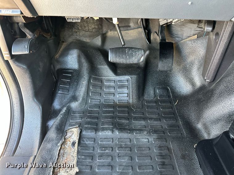 image for item EJ5324 2013 Ford F550 utility / service truck