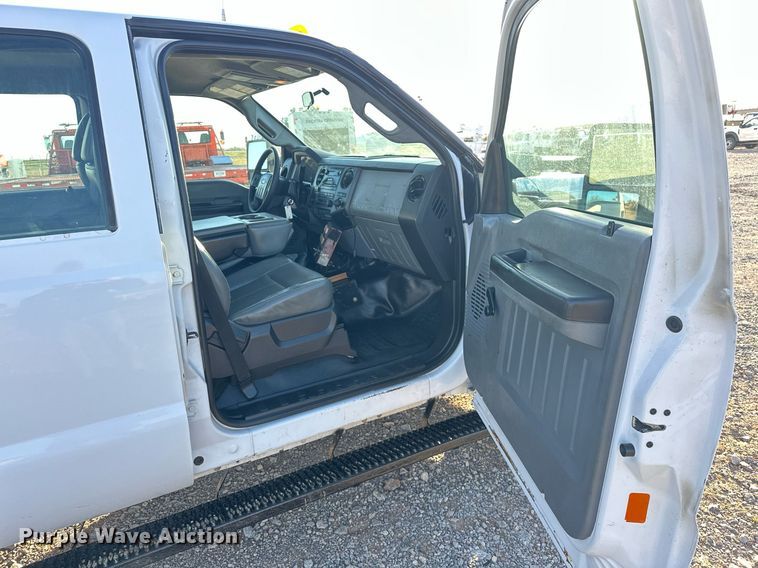 image for item EJ5324 2013 Ford F550 utility / service truck
