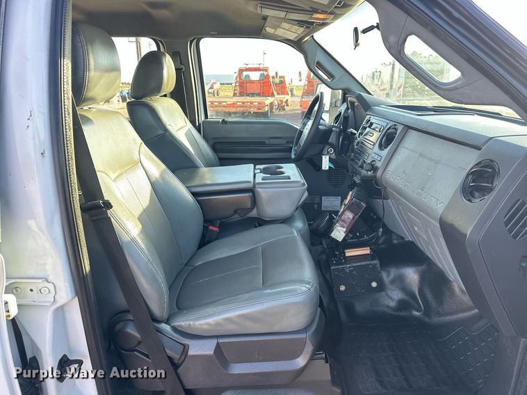 image for item EJ5324 2013 Ford F550 utility / service truck