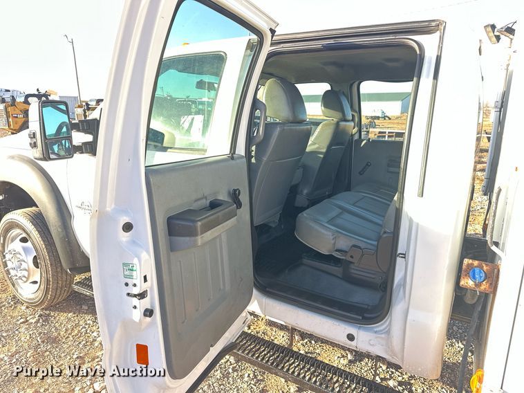 image for item EJ5324 2013 Ford F550 utility / service truck