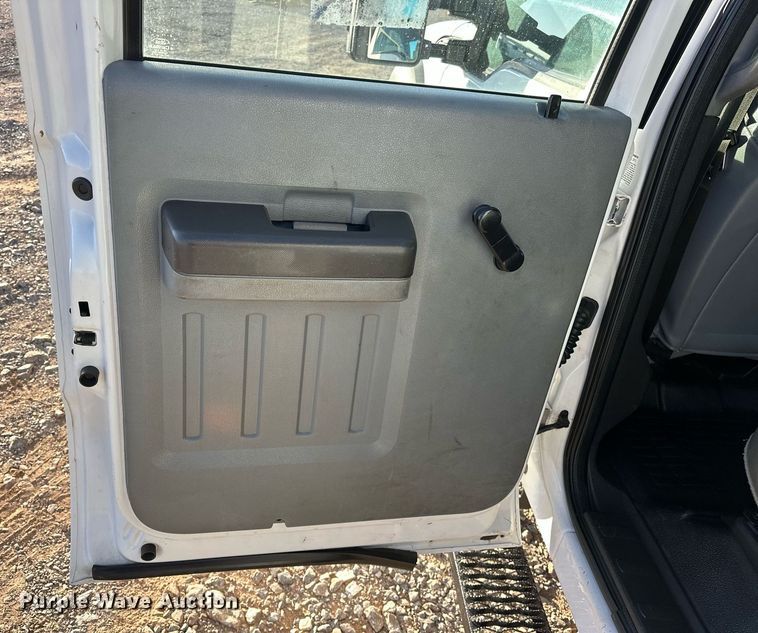 image for item EJ5324 2013 Ford F550 utility / service truck