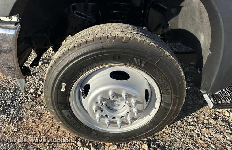 image for item EJ5324 2013 Ford F550 utility / service truck