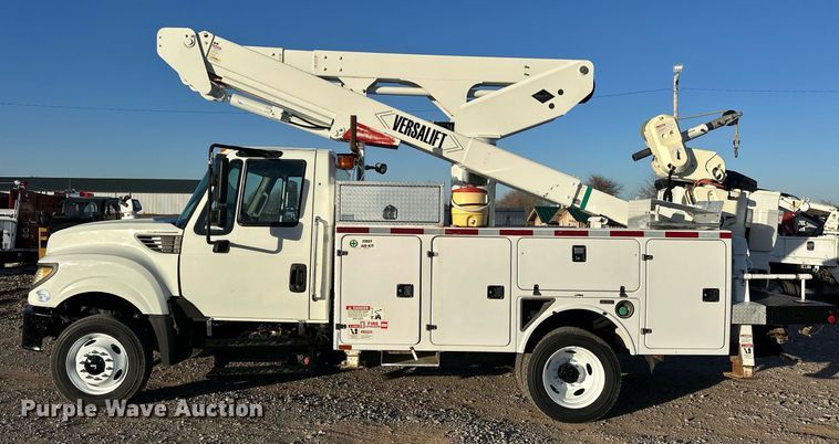 image for item EJ5325 2016 International Terrastar SFA 4X4 bucket truck