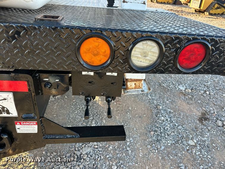 image for item EJ5325 2016 International Terrastar SFA 4X4 bucket truck