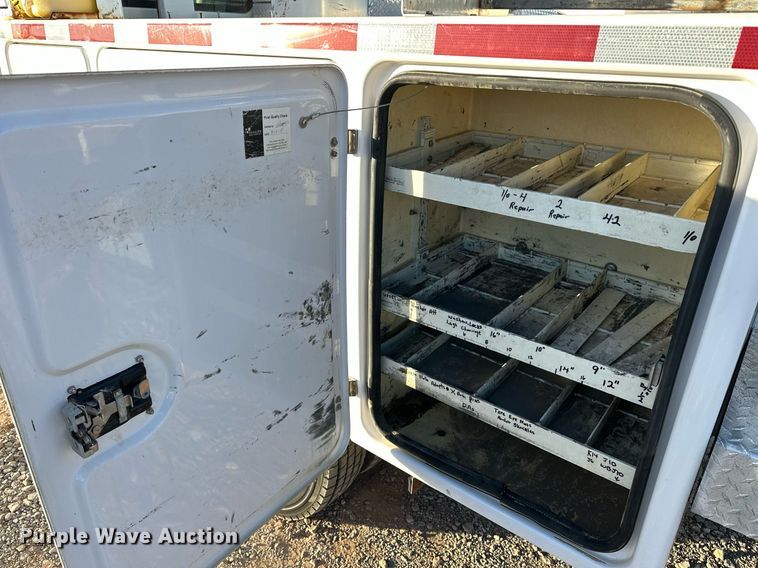 image for item EJ5325 2016 International Terrastar SFA 4X4 bucket truck