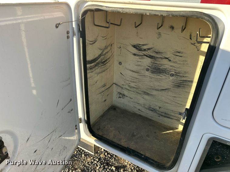 image for item EJ5325 2016 International Terrastar SFA 4X4 bucket truck