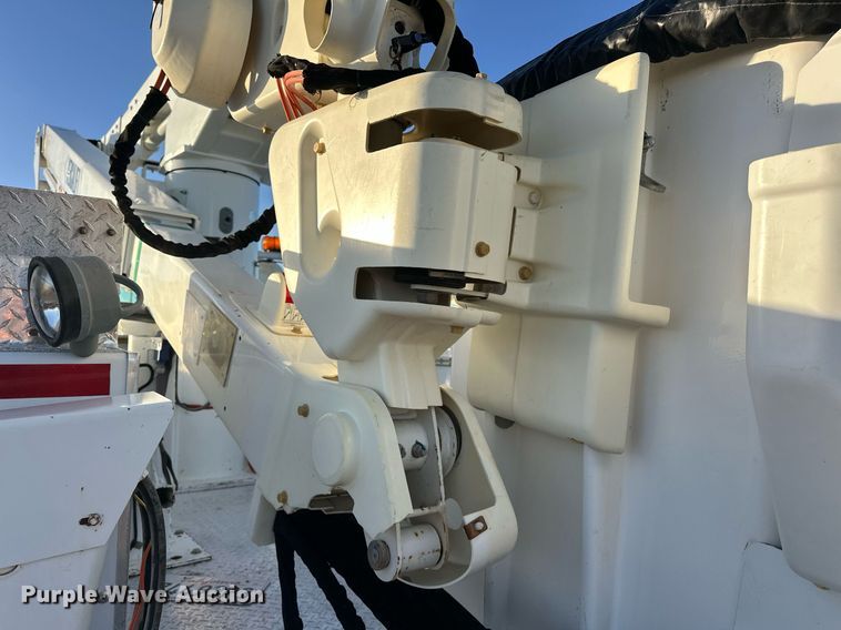 image for item EJ5325 2016 International Terrastar SFA 4X4 bucket truck