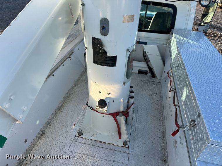 image for item EJ5325 2016 International Terrastar SFA 4X4 bucket truck