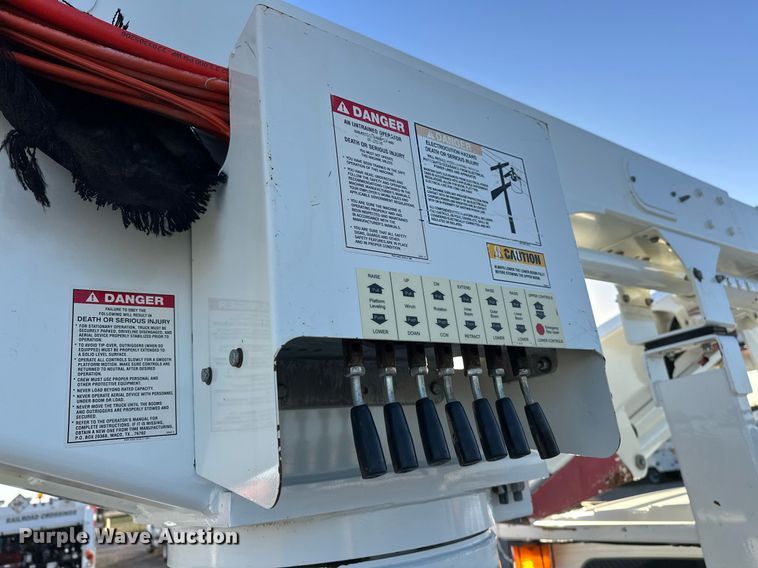 image for item EJ5325 2016 International Terrastar SFA 4X4 bucket truck