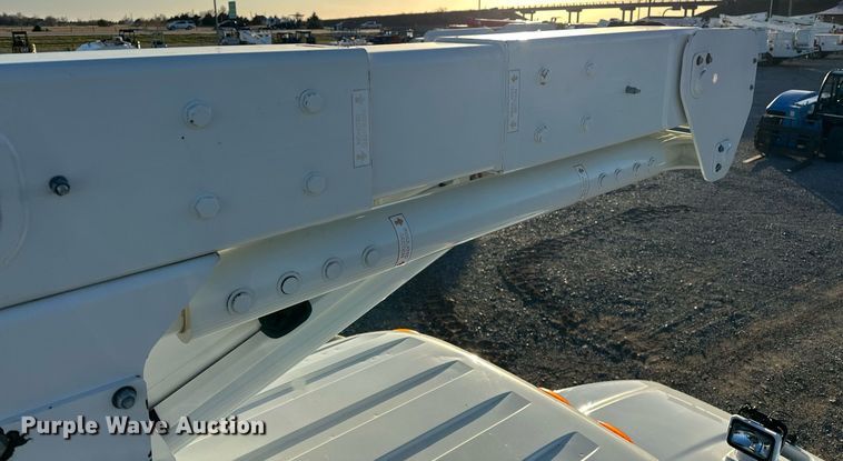 image for item EJ5325 2016 International Terrastar SFA 4X4 bucket truck