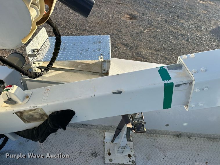 image for item EJ5325 2016 International Terrastar SFA 4X4 bucket truck