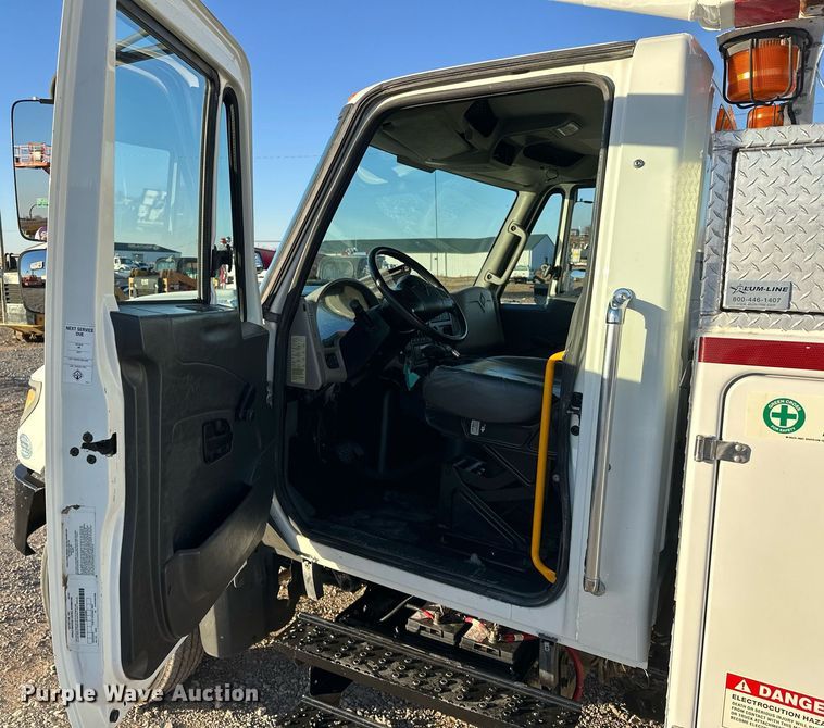 image for item EJ5325 2016 International Terrastar SFA 4X4 bucket truck