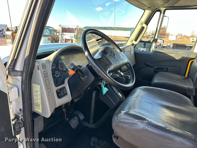 image for item EJ5325 2016 International Terrastar SFA 4X4 bucket truck