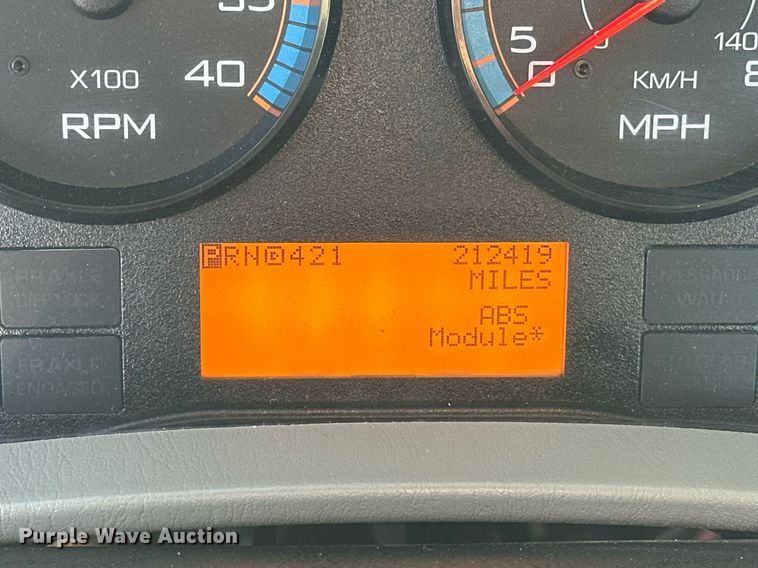 image for item EJ5325 2016 International Terrastar SFA 4X4 bucket truck