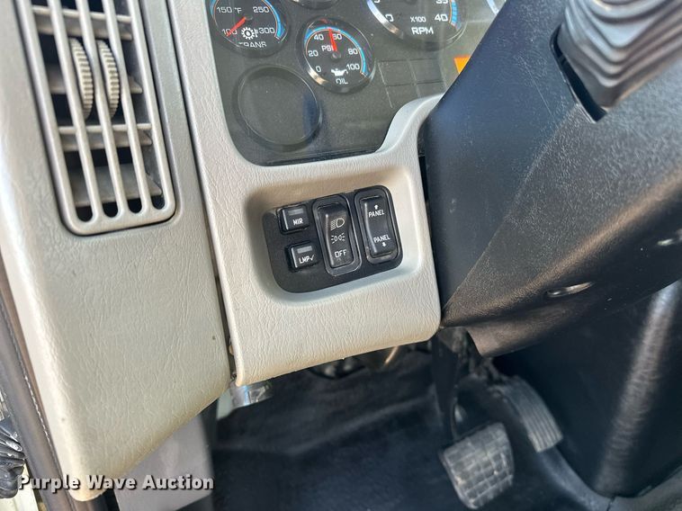 image for item EJ5325 2016 International Terrastar SFA 4X4 bucket truck