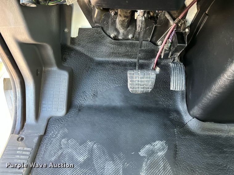 image for item EJ5325 2016 International Terrastar SFA 4X4 bucket truck