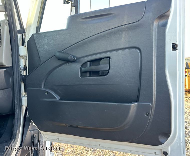 image for item EJ5325 2016 International Terrastar SFA 4X4 bucket truck