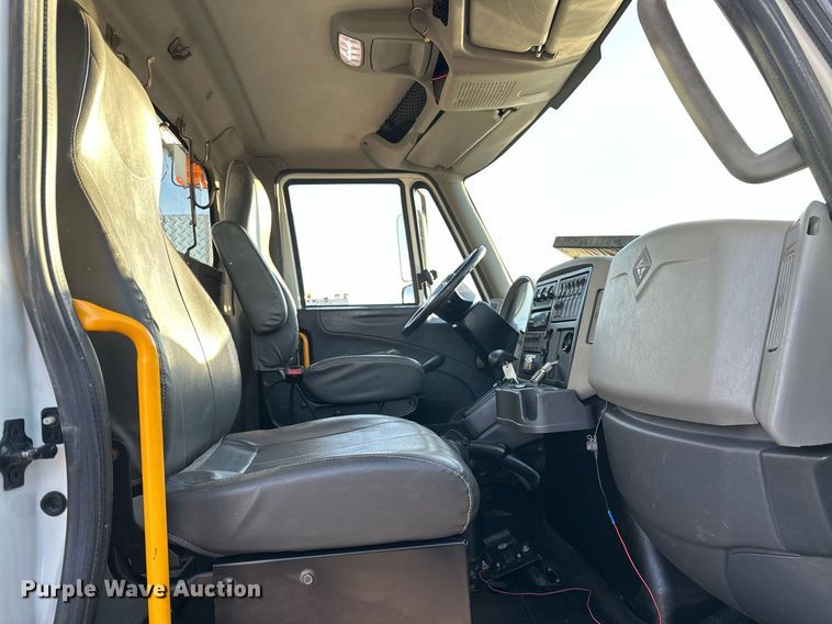 image for item EJ5325 2016 International Terrastar SFA 4X4 bucket truck