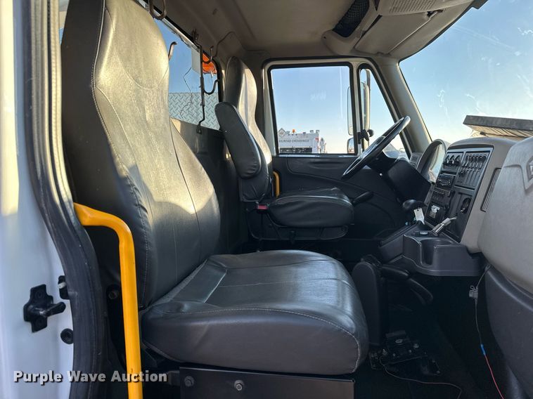 image for item EJ5325 2016 International Terrastar SFA 4X4 bucket truck