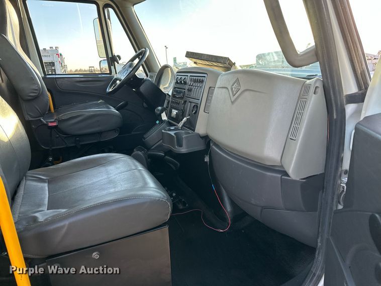 image for item EJ5325 2016 International Terrastar SFA 4X4 bucket truck