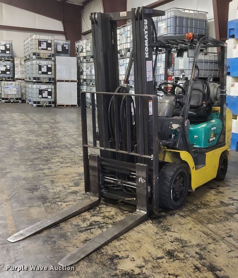image for item EJ8165 Komatsu FG25GT-14 forklift