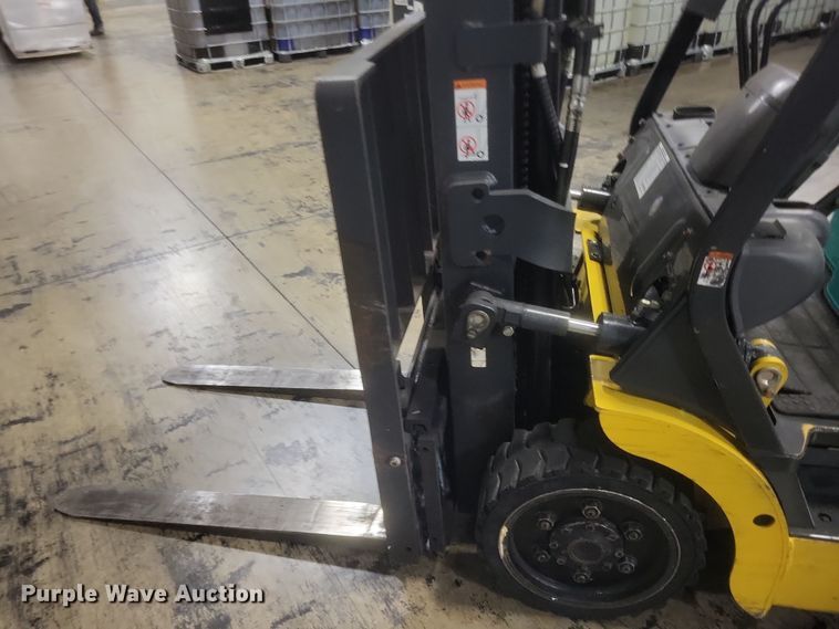 image for item EJ8165 Komatsu FG25GT-14 forklift