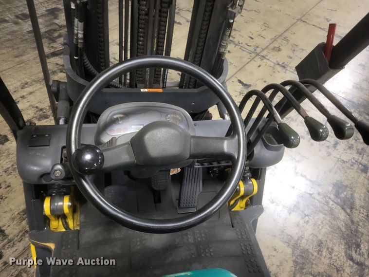 image for item EJ8165 Komatsu FG25GT-14 forklift