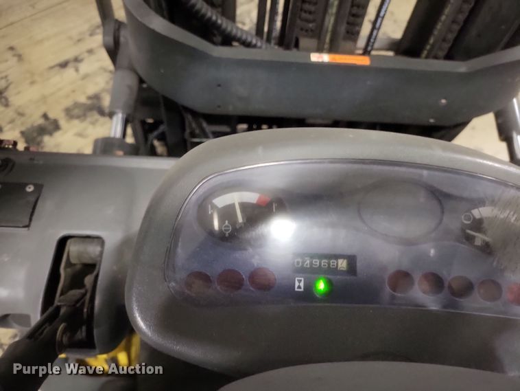 image for item EJ8165 Komatsu FG25GT-14 forklift