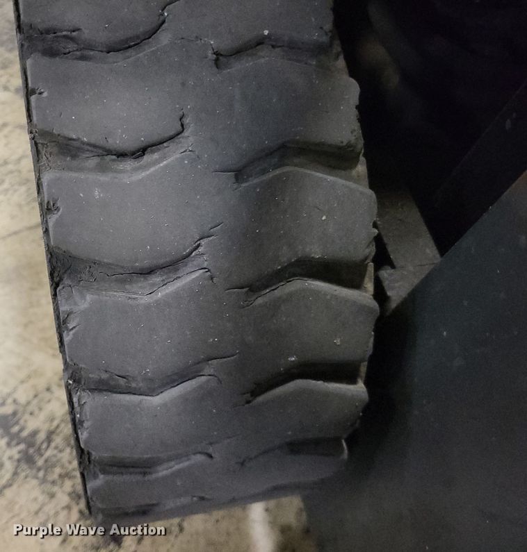 image for item EJ8165 Komatsu FG25GT-14 forklift