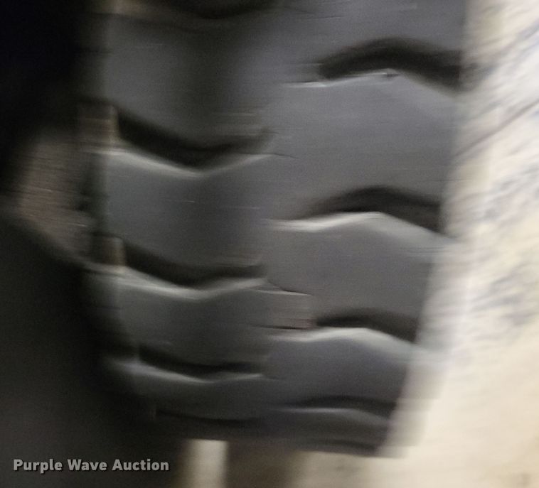 image for item EJ8165 Komatsu FG25GT-14 forklift