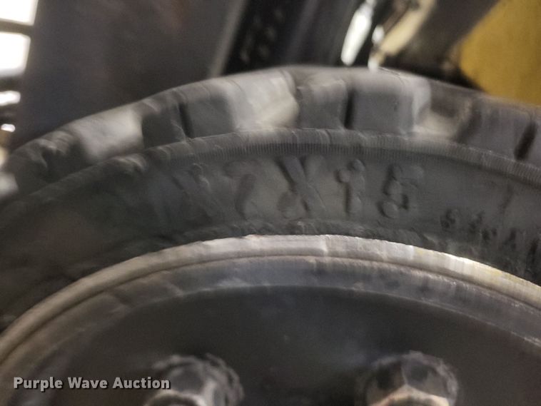 image for item EJ8165 Komatsu FG25GT-14 forklift