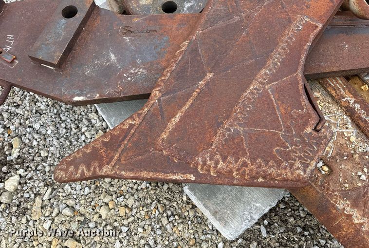 image for item EN5000 Ditch Witch HT-100 (3) vibratory plow blades