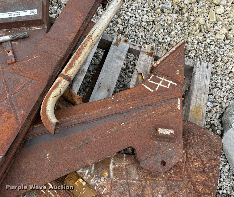 image for item EN5000 Ditch Witch HT-100 (3) vibratory plow blades