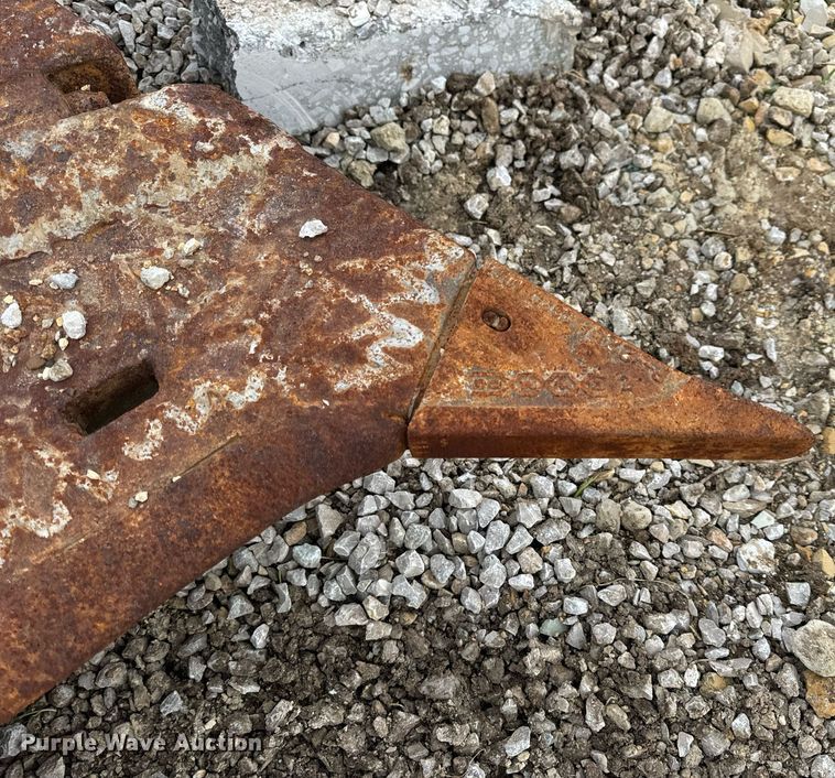 image for item EN5000 Ditch Witch HT-100 (3) vibratory plow blades