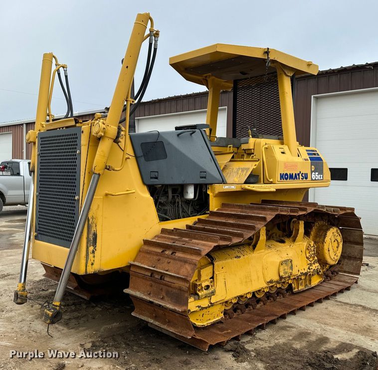 image for item EN5001 2001 Komatsu  D65EX-12 dozer