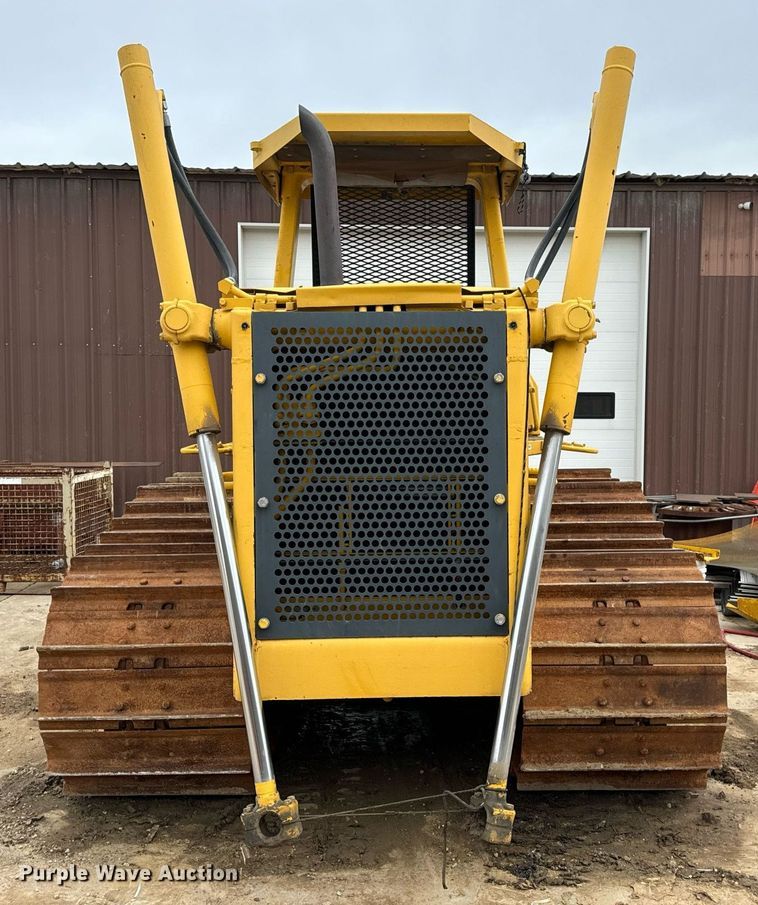 image for item EN5001 2001 Komatsu  D65EX-12 dozer