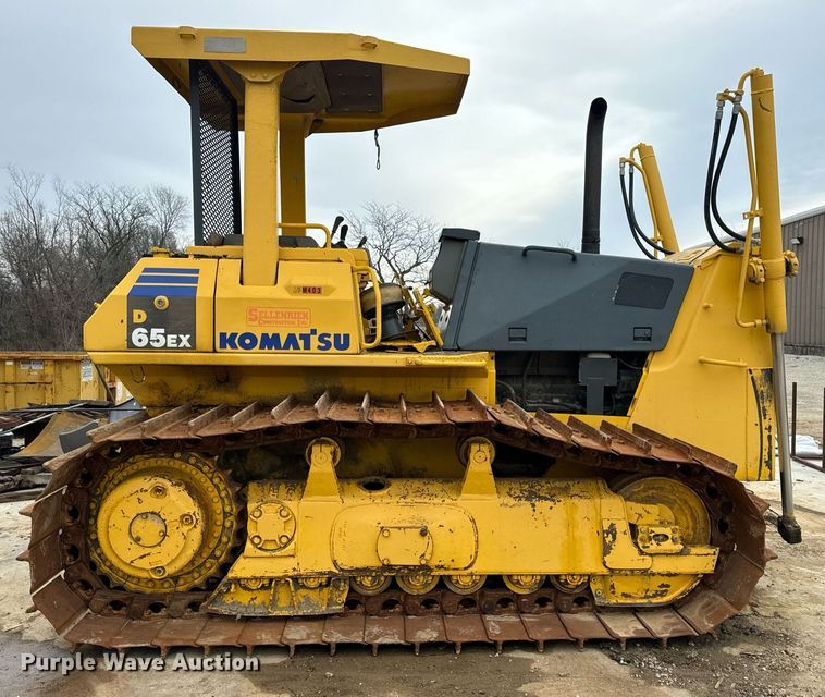 image for item EN5001 2001 Komatsu  D65EX-12 dozer