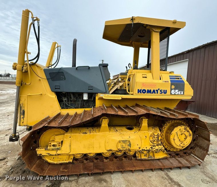 image for item EN5001 2001 Komatsu  D65EX-12 dozer