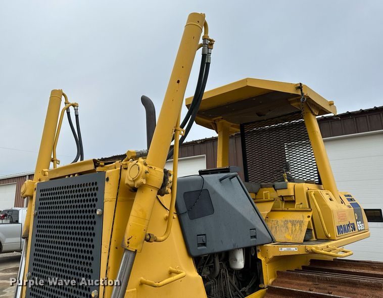 image for item EN5001 2001 Komatsu  D65EX-12 dozer
