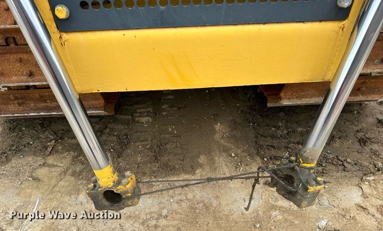 image for item EN5001 2001 Komatsu  D65EX-12 dozer