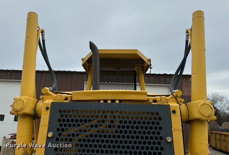 image for item EN5001 2001 Komatsu  D65EX-12 dozer