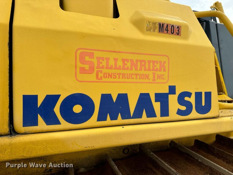 image for item EN5001 2001 Komatsu  D65EX-12 dozer