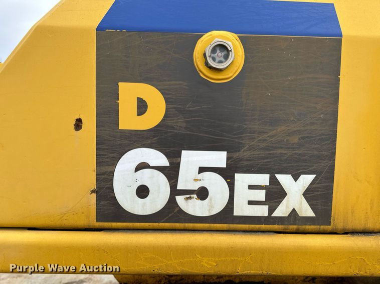 image for item EN5001 2001 Komatsu  D65EX-12 dozer