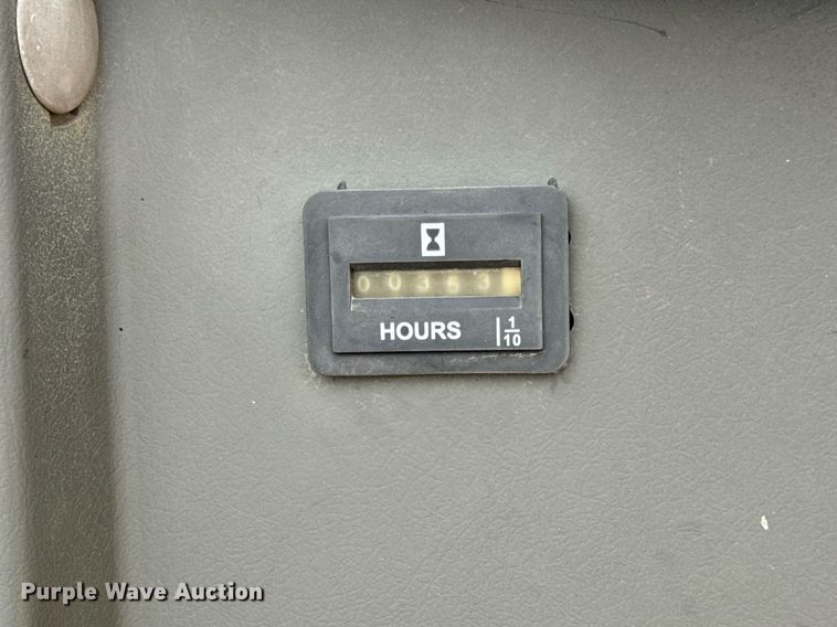 image for item EN5001 2001 Komatsu  D65EX-12 dozer