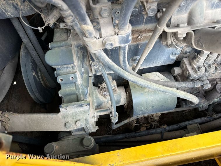 image for item EN5001 2001 Komatsu  D65EX-12 dozer